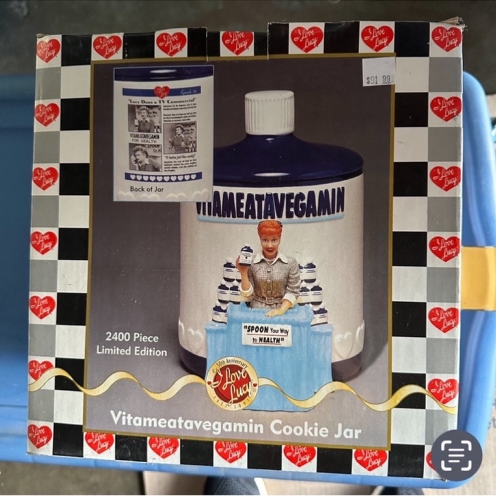 90's I LOVE LUCY LIMITED EDITION
VITAMEATAVEGEMIN BLUE COOKIE JAR